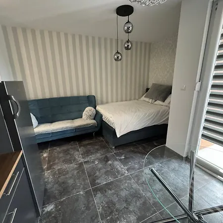 Center 6 * Ivisovo Greblje